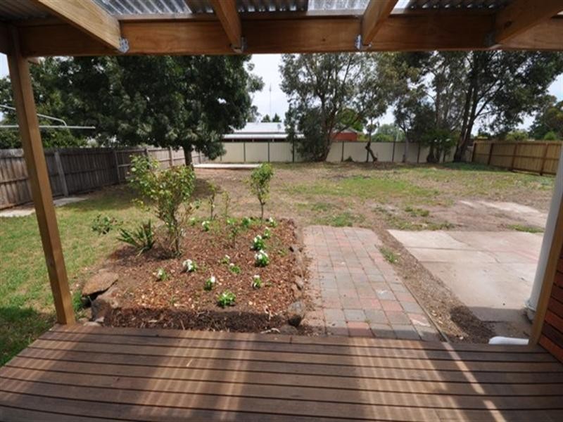 16 Dundas Street, Inverleigh VIC 3321