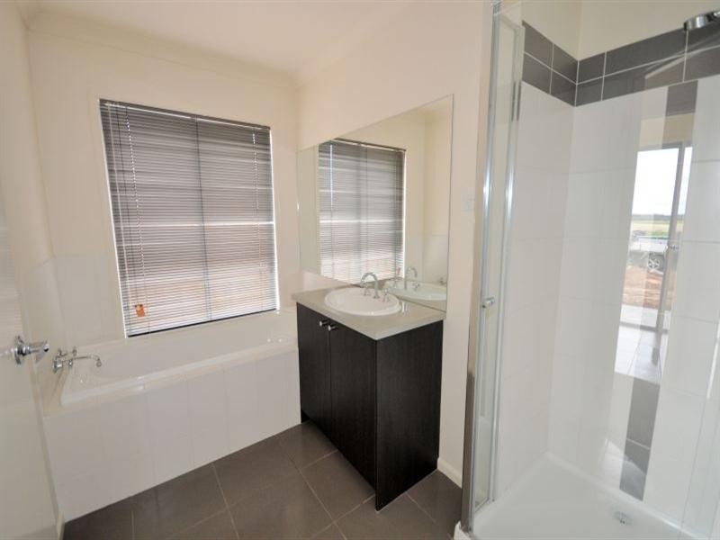 17 Dardel Drive, Bannockburn VIC 3331