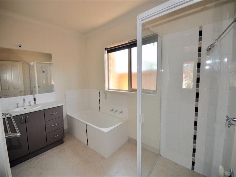 Unit 8/25 Burnside Road, Bannockburn VIC 3331