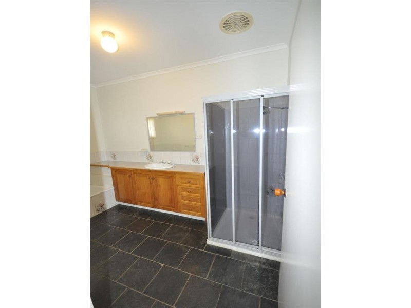 71 Earl Crescent, Bannockburn VIC 3331