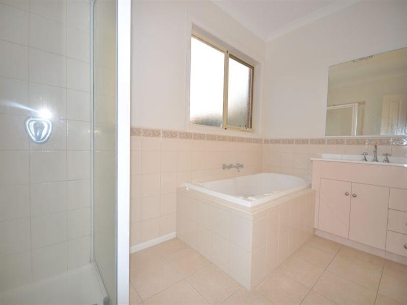 2/390 Autumn Street, Herne Hill VIC 3218