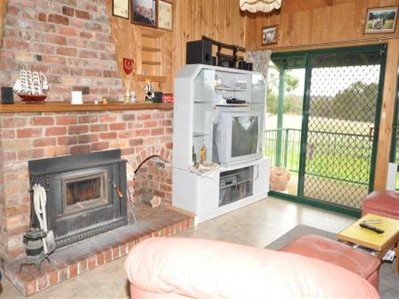 33 McKays Lane, Dereel VIC 3352