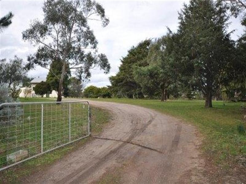 33 McKays Lane, Dereel VIC 3352