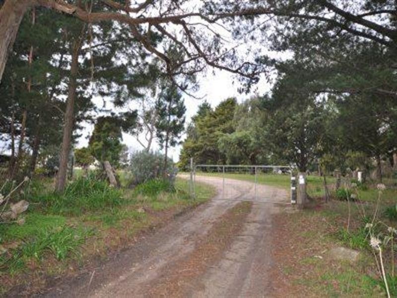 33 McKays Lane, Dereel VIC 3352