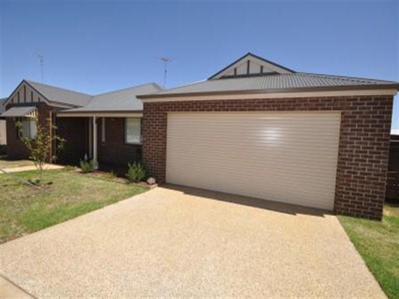 43 Moreillon Boulevard, Bannockburn VIC 3331