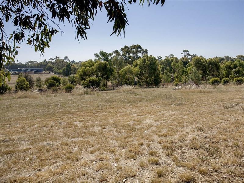 14 Sutherland Street, Lethbridge VIC 3332