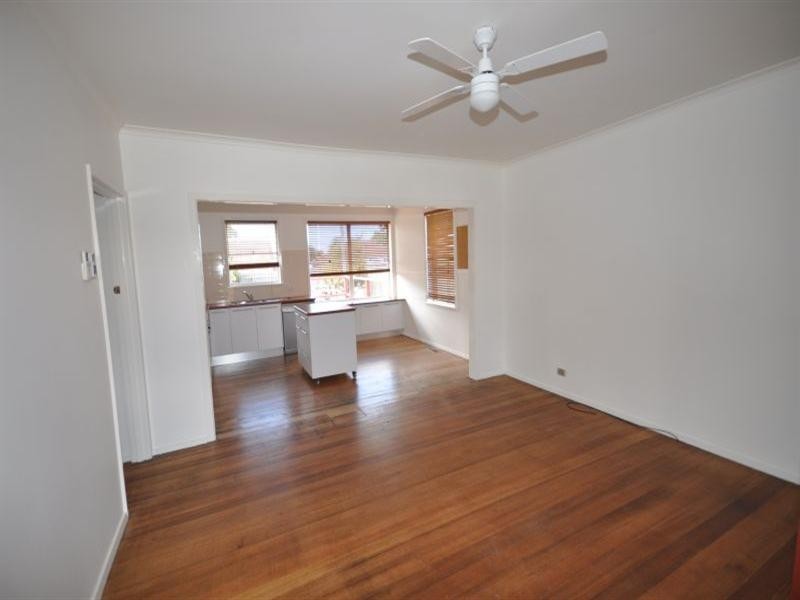 60 Fidge Crescent, Breakwater VIC 3219