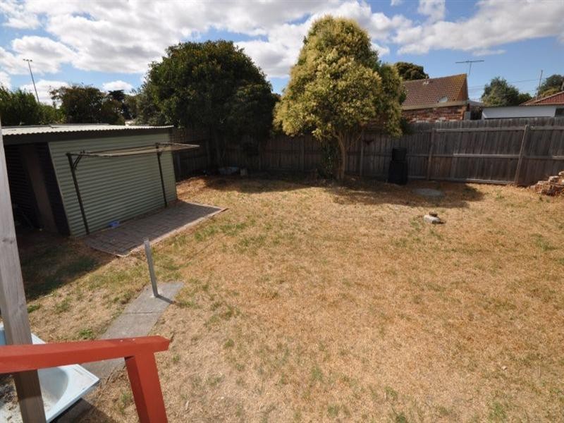 60 Fidge Crescent, Breakwater VIC 3219