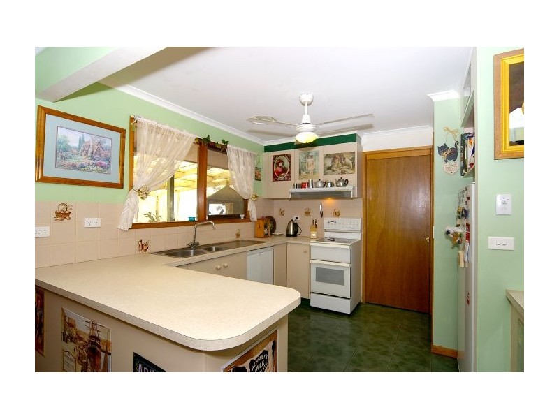 14 Goggin Road, Lethbridge VIC 3332