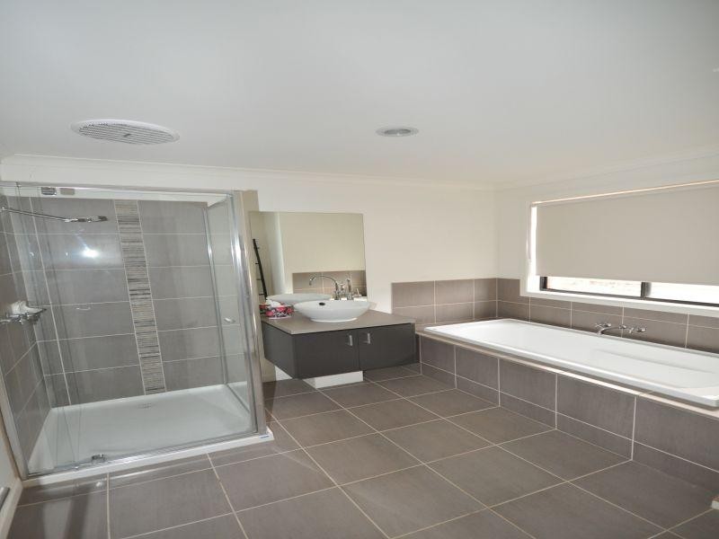 24 Imperial Way, Bannockburn VIC 3331