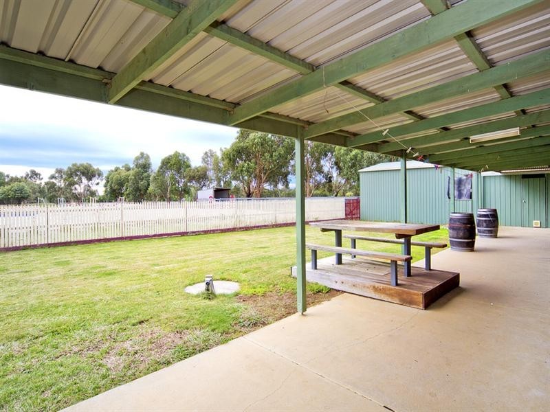 60 Eagle Court, Teesdale VIC 3328