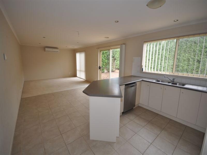 38 Monterey Drive, Waurn Ponds VIC 3216