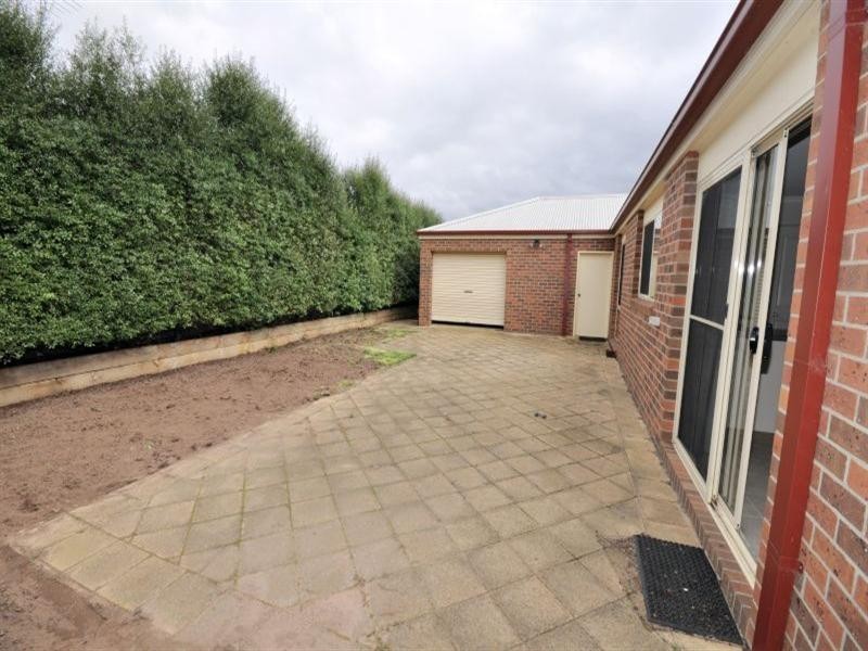 38 Monterey Drive, Waurn Ponds VIC 3216