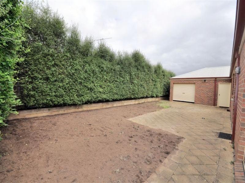 38 Monterey Drive, Waurn Ponds VIC 3216