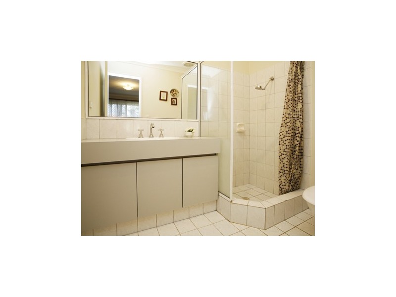 11 Tolbury Retreat, Kiara WA 6054