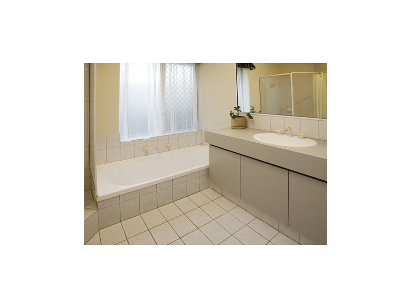 11 Tolbury Retreat, Kiara WA 6054