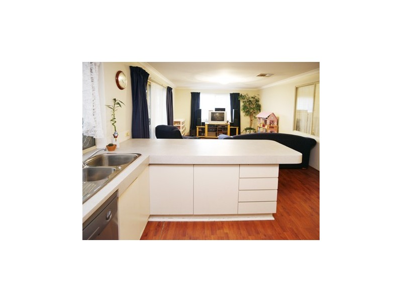 11 Tolbury Retreat, Kiara WA 6054