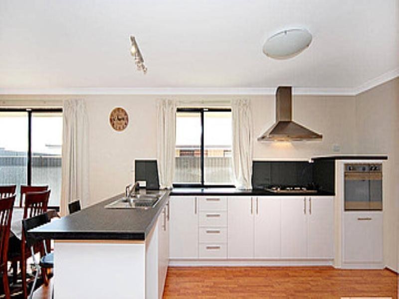 31 Beechwood, Aveley WA 6069