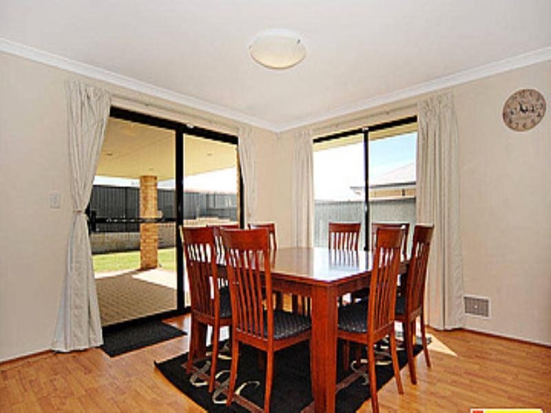 31 Beechwood, Aveley WA 6069