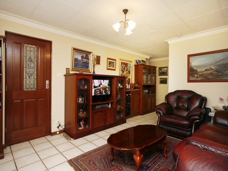 9a Waverley Place, Dianella WA 6059