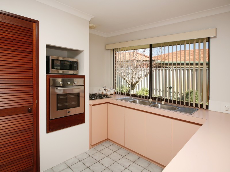 22 Loxleigh Gardens, Kiara WA 6054