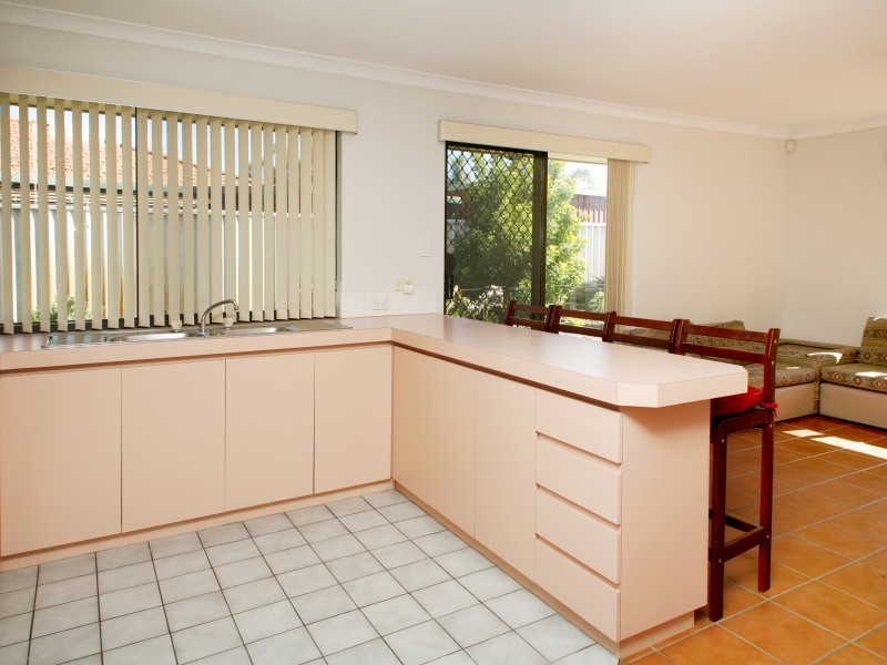 22 Loxleigh Gardens, Kiara WA 6054