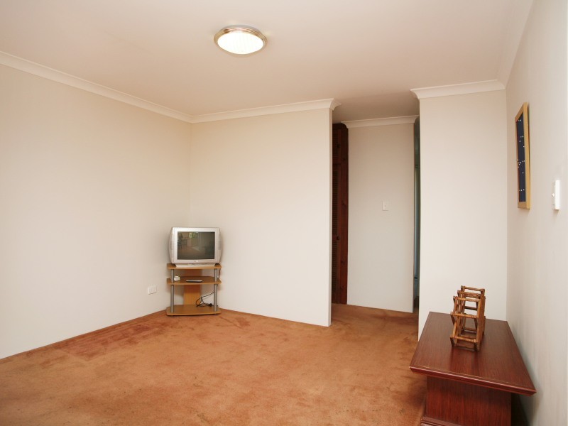 22 Loxleigh Gardens, Kiara WA 6054