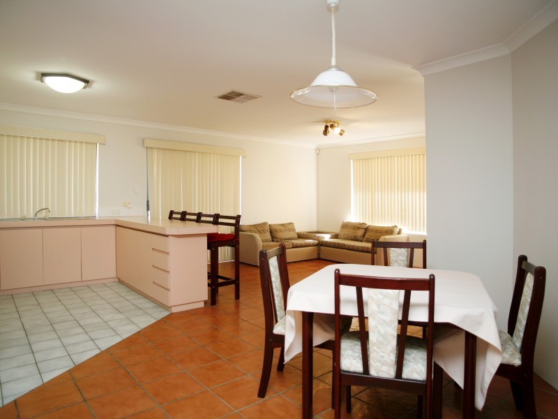 22 Loxleigh Gardens, Kiara WA 6054