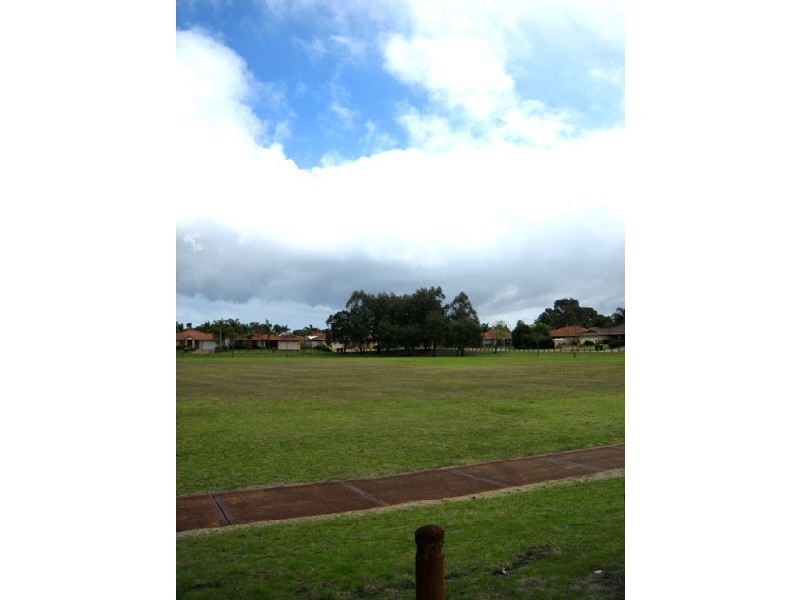 22 Loxleigh Gardens, Kiara WA 6054