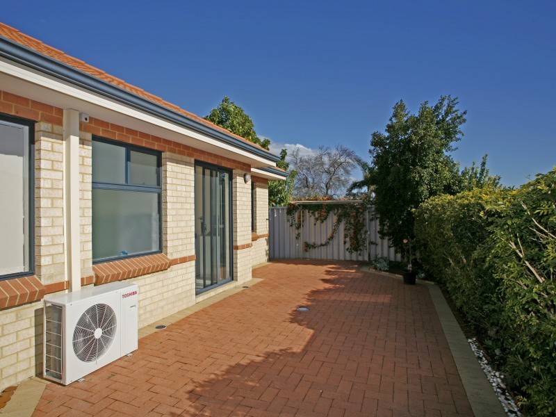 4/231 The Strand, Dianella WA 6059