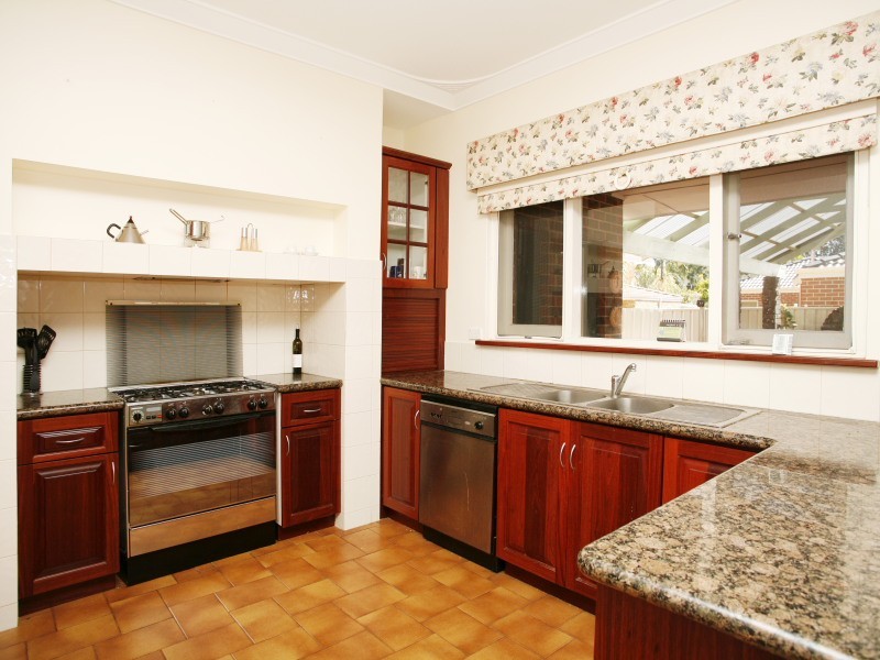 27 Camden Street, Dianella WA 6059