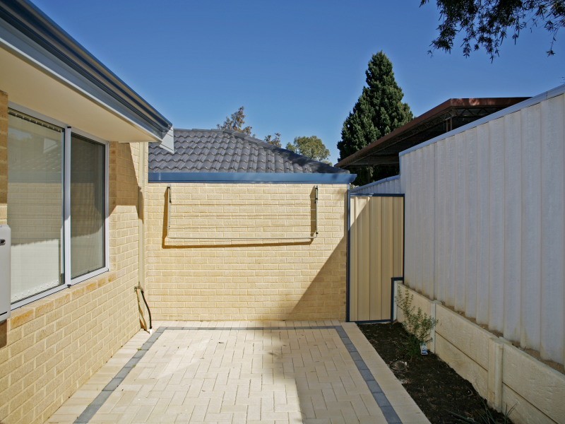 2/33 Wallington Road, Balga WA 6061