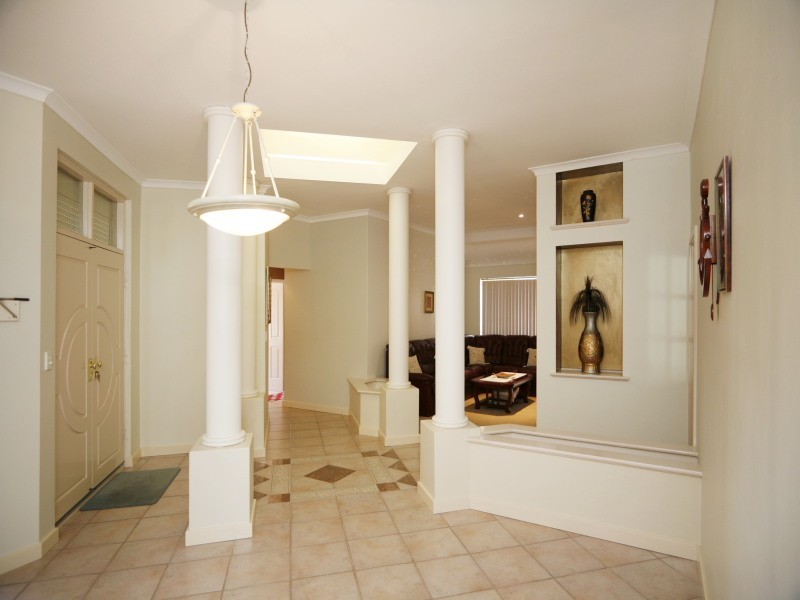 41 Adelphi Court, Marangaroo WA 6064