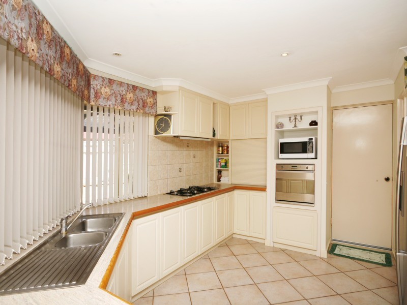 41 Adelphi Court, Marangaroo WA 6064