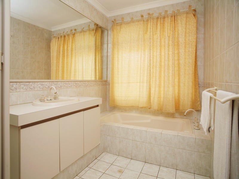 41 Adelphi Court, Marangaroo WA 6064