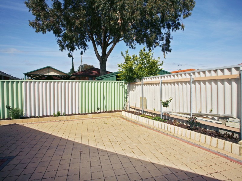 41 Adelphi Court, Marangaroo WA 6064