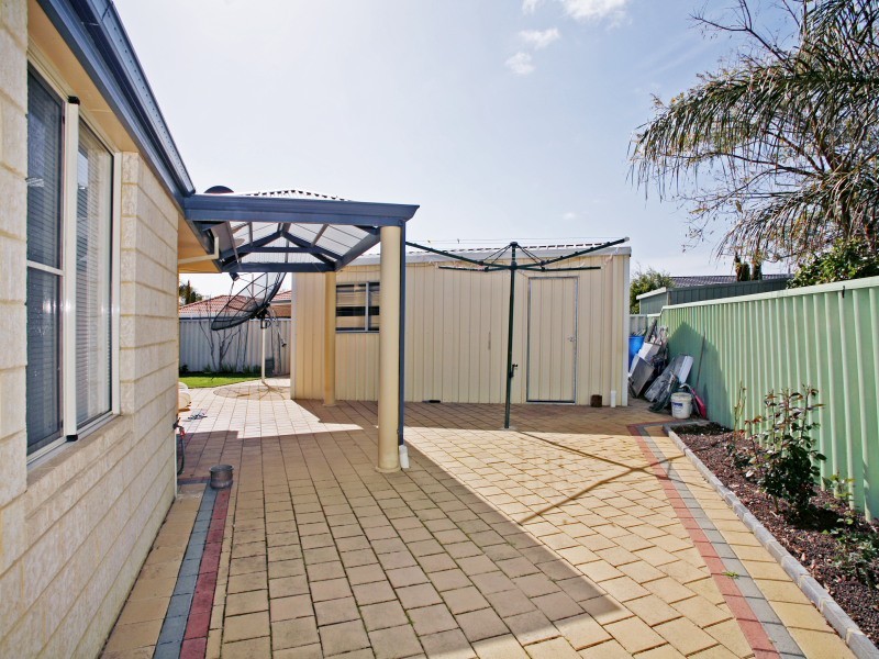 41 Adelphi Court, Marangaroo WA 6064