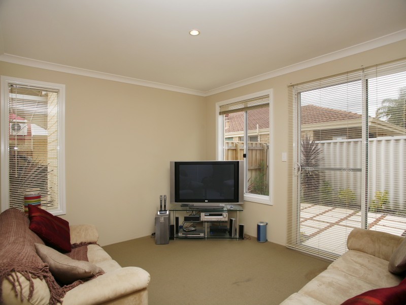 2/5 Johnson Road, Maylands WA 6051