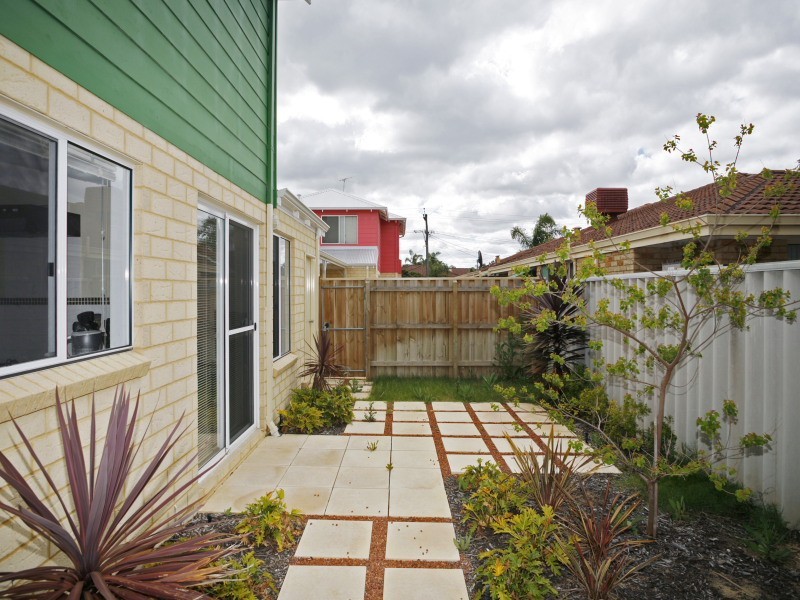 2/5 Johnson Road, Maylands WA 6051