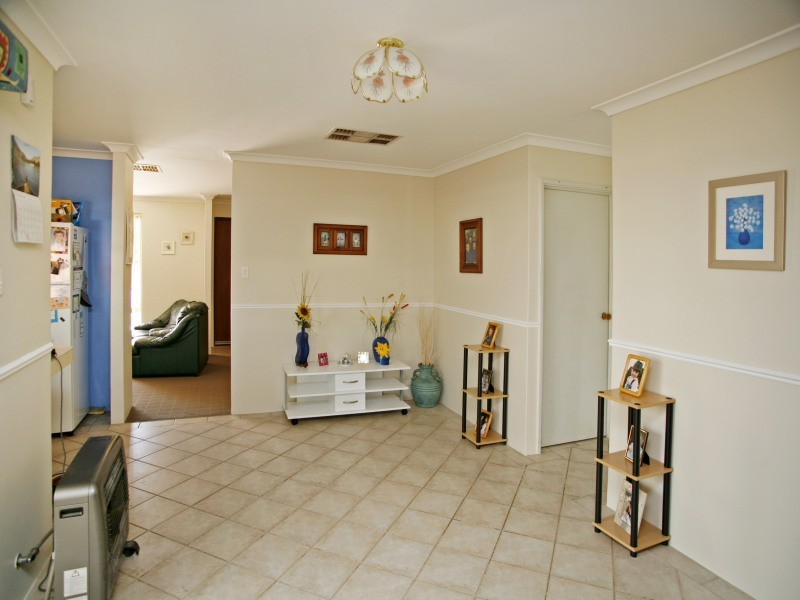 121 Bottlebrush Drive, Kiara WA 6054