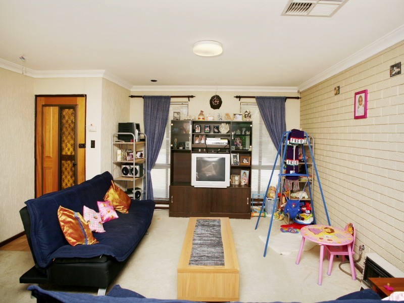 12 Brockmill Avenue, Beechboro WA 6063