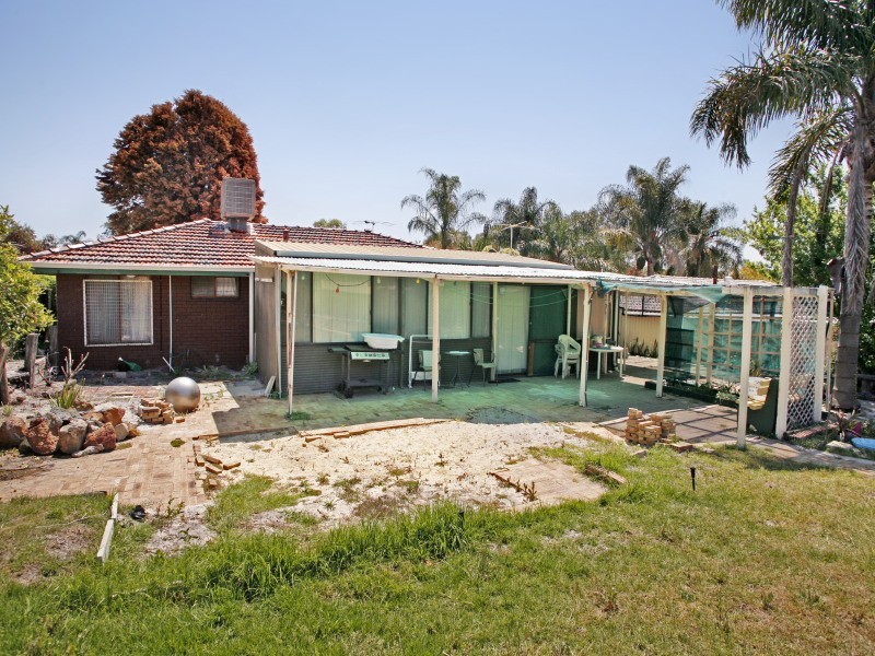12 Brockmill Avenue, Beechboro WA 6063