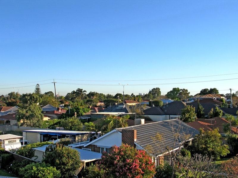 10 Surrey Street, Dianella WA 6059