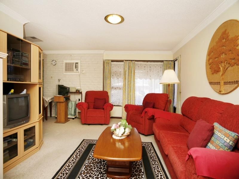 21 Charnwood Street, Morley WA 6062