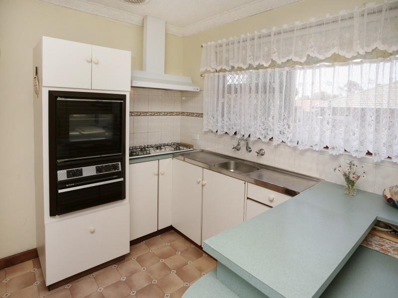 21 Charnwood Street, Morley WA 6062