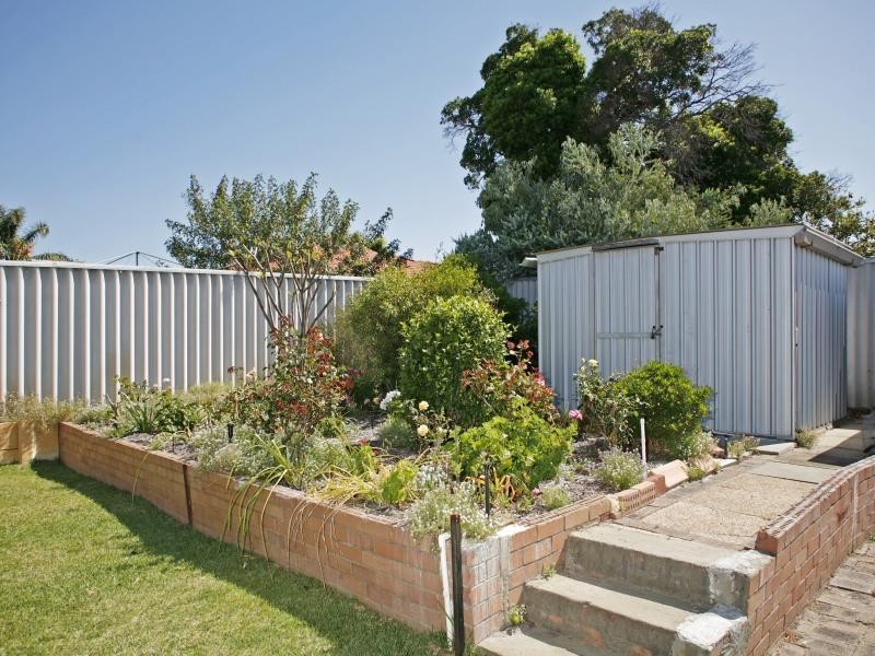 21 Charnwood Street, Morley WA 6062