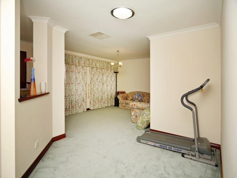 14 Penlea Glade, Kiara WA 6054