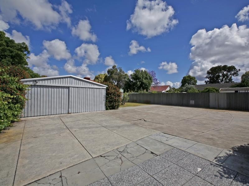 125 Walter Road West, Dianella WA 6059