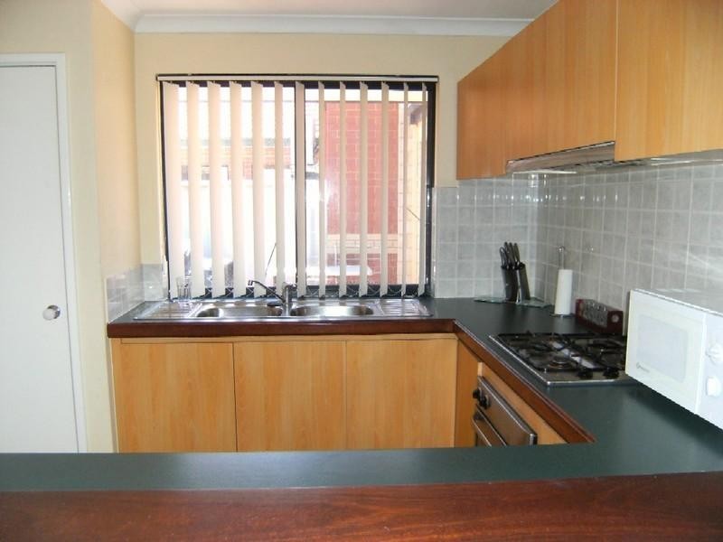 2/303 Drake Street, Morley WA 6062