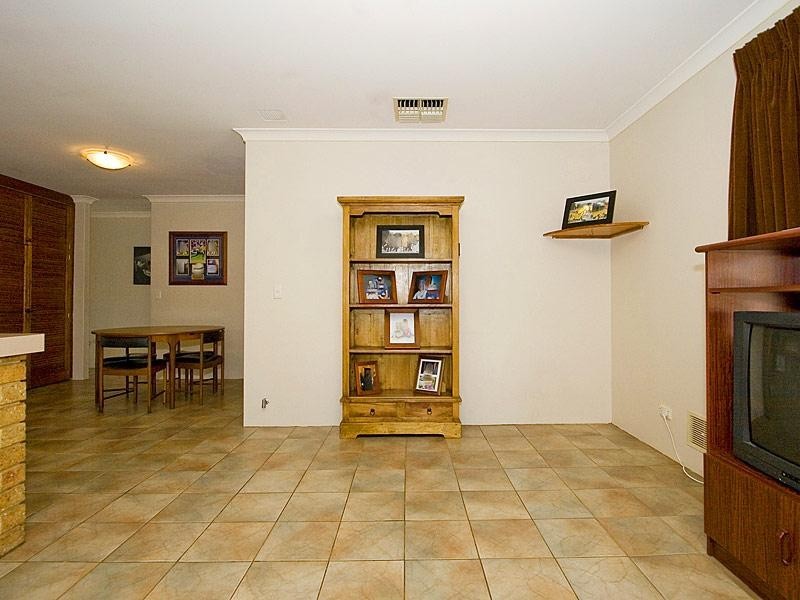 16 Teviot Place, Beechboro WA 6063